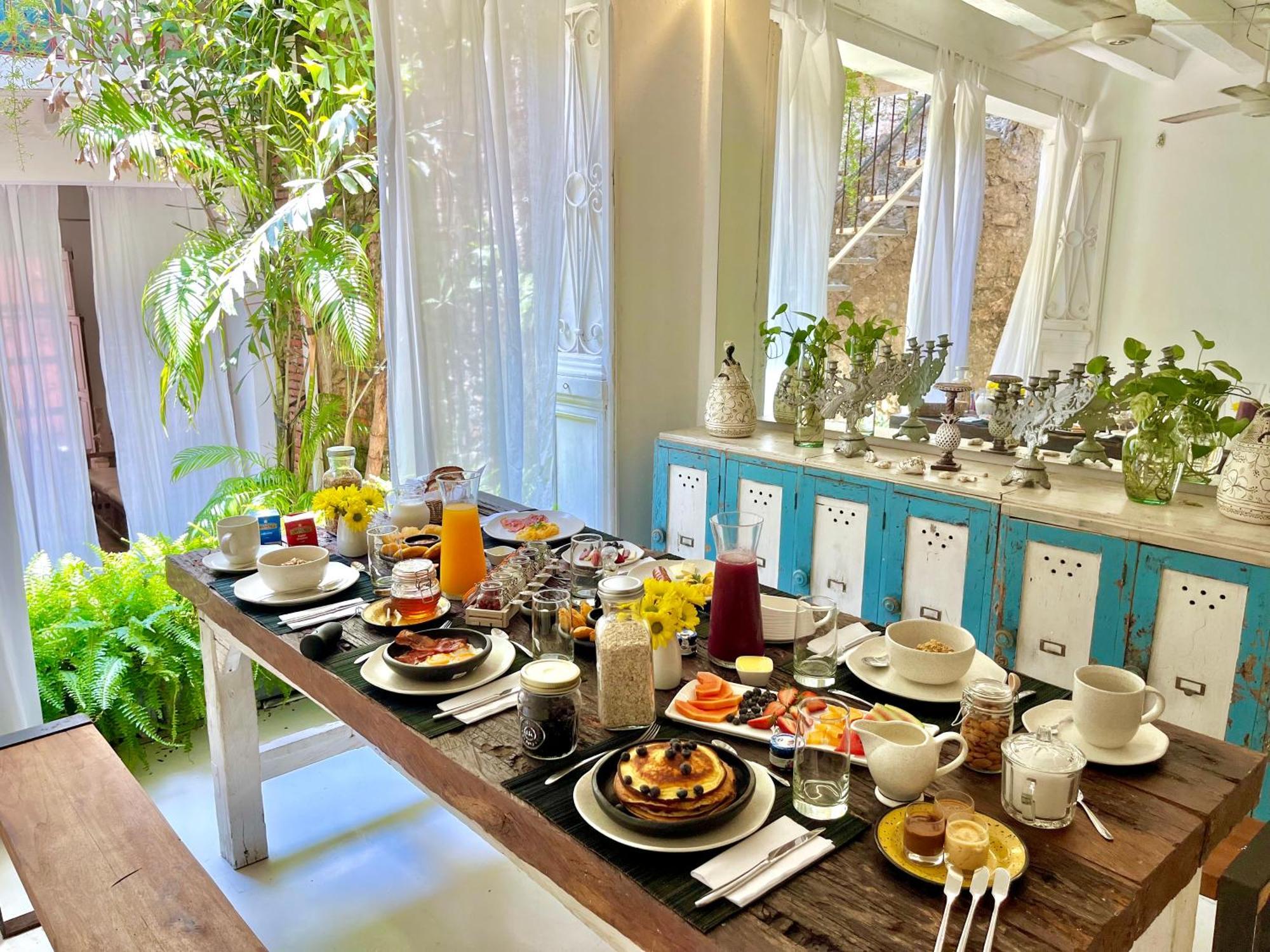 By Calamari Homes - Casa Aura Victoria Walled Holiday home *